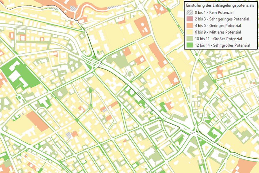 Stadtkarte mit farbiger Klassifizierung des Entsiegelungspotenzials von Flächen.