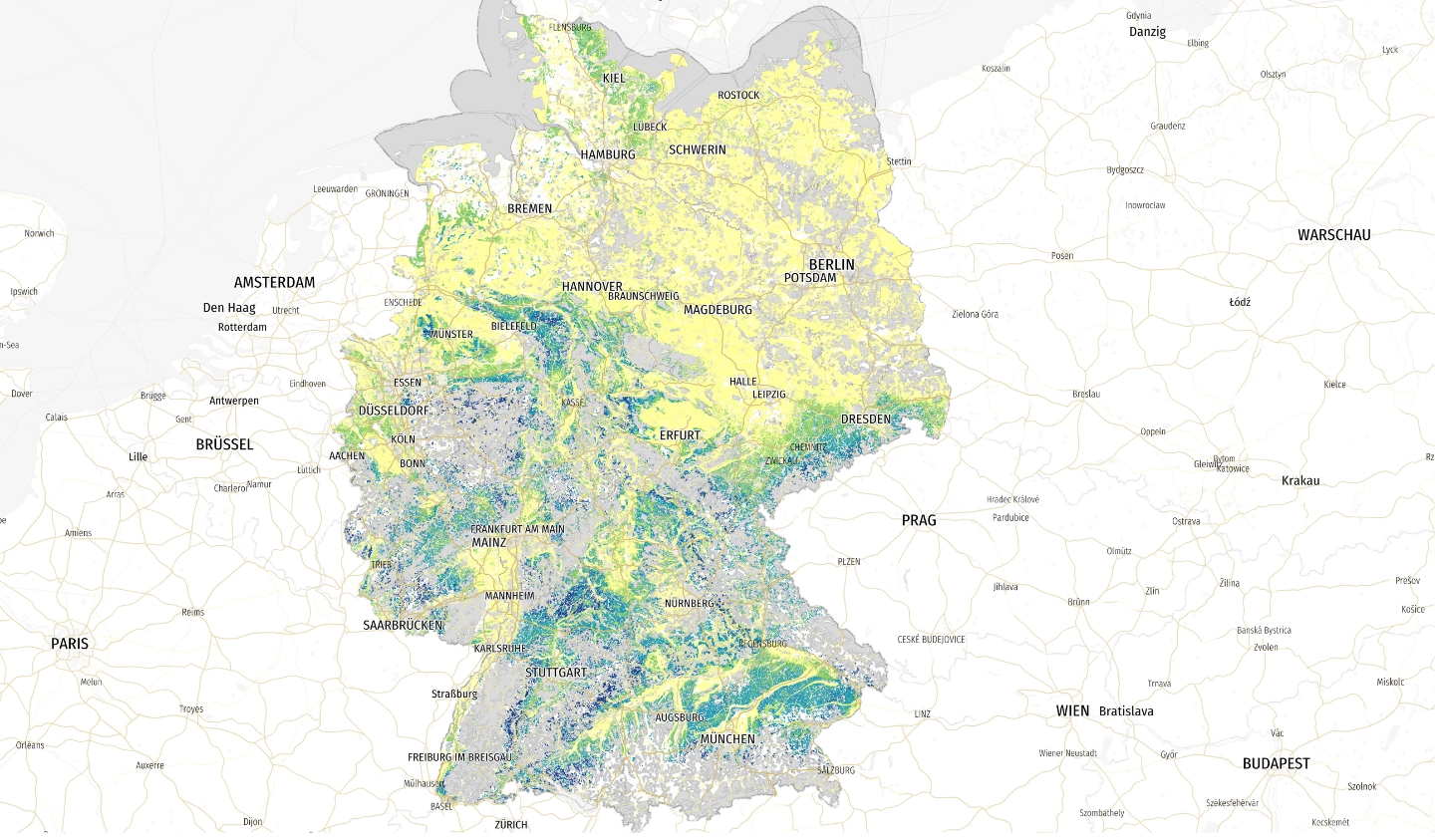 Karte von Deutschland mit farblicher Darstellung des mittleren jährlichen Oberflächenabflusses auf Ackerflächen